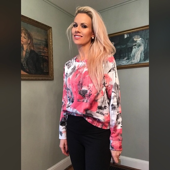 Abercrombie & Fitch Tops - Abercrombie and Fitch Floral print Sweatshirt Med